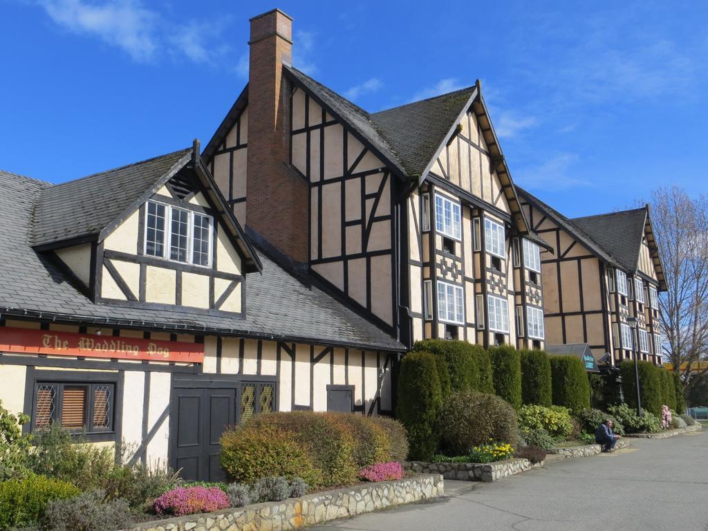 Quality Inn Waddling Dog Saanichton Zewnętrze zdjęcie