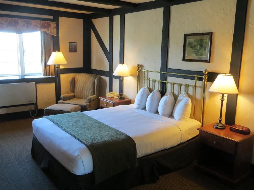 Quality Inn Waddling Dog Saanichton Zewnętrze zdjęcie