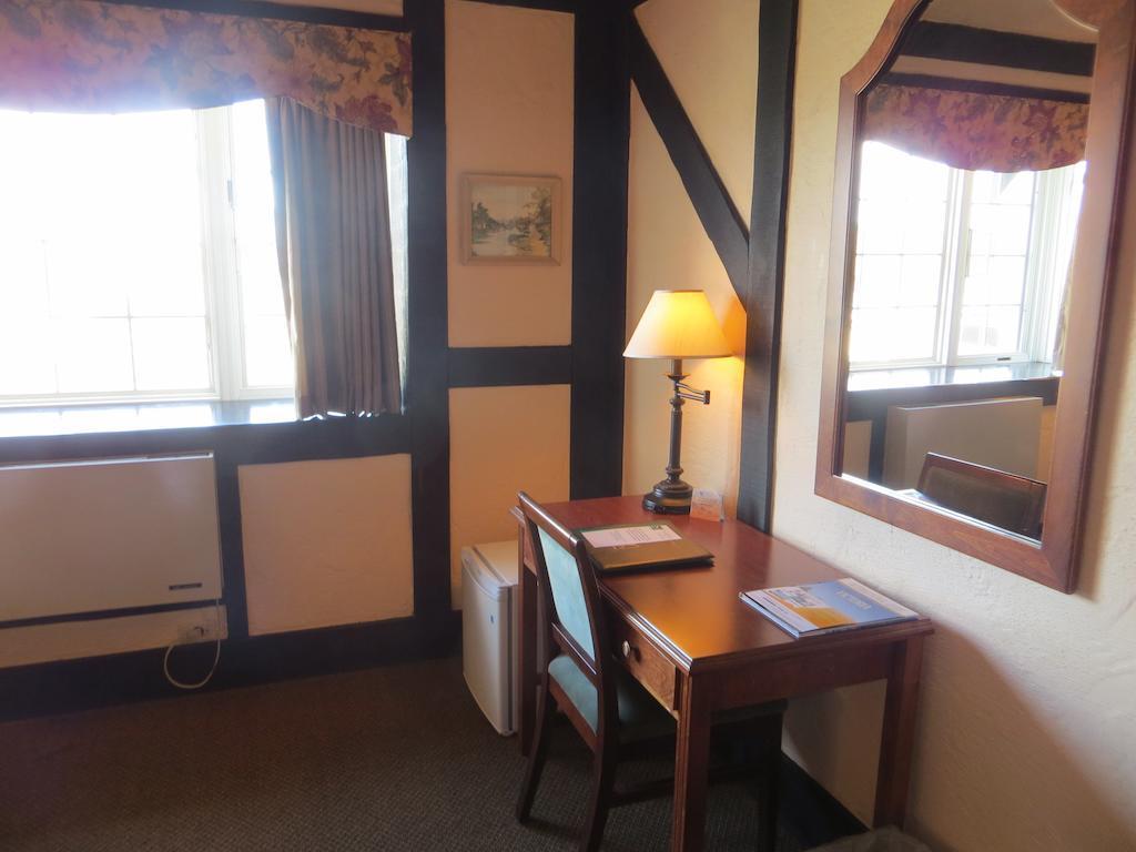 Quality Inn Waddling Dog Saanichton Zewnętrze zdjęcie